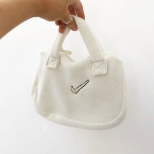 Youth Junk Reworked Vintage Fashion Blog Mode Nike Fleece Bag Cream Creme