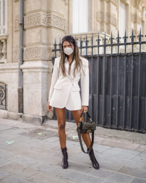 Fashion Blog Mode Junesixtyfive Tendance Automne Hiver 2020 Blazer Asymetrique And Other Stories Bottines Zara Sac Baguette Fendi Plein Pied Face Masque