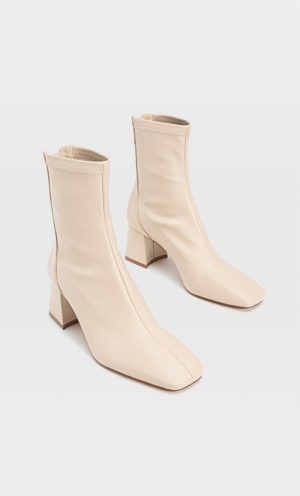 Junesixtyfive Fashion Blog Mode Tendance Automne Hiver 2020 Selection Stradivarius Bottines Talon Creme