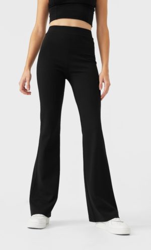 Junesixtyfive Fashion Blog Mode Tendance Automne Hiver 2020 Selection Stradivarius Pantalon Flare Noir